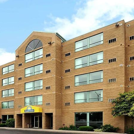 Days Inn By Wyndham Niagara Falls Lundys Lane Dış mekan fotoğraf