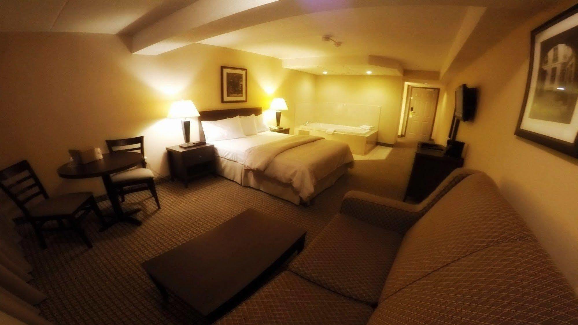 Days Inn By Wyndham Niagara Falls Lundys Lane Dış mekan fotoğraf
