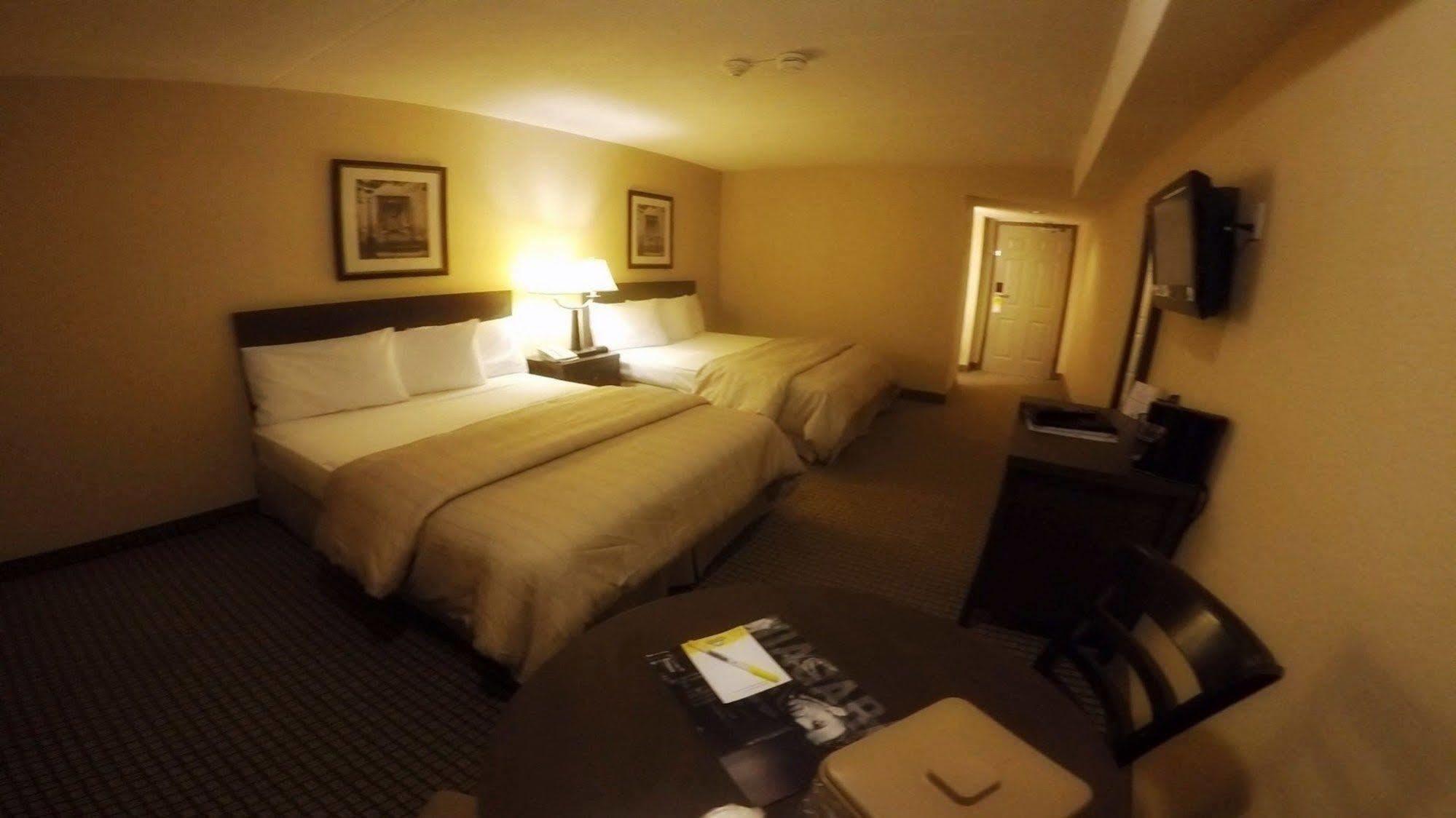 Days Inn By Wyndham Niagara Falls Lundys Lane Dış mekan fotoğraf