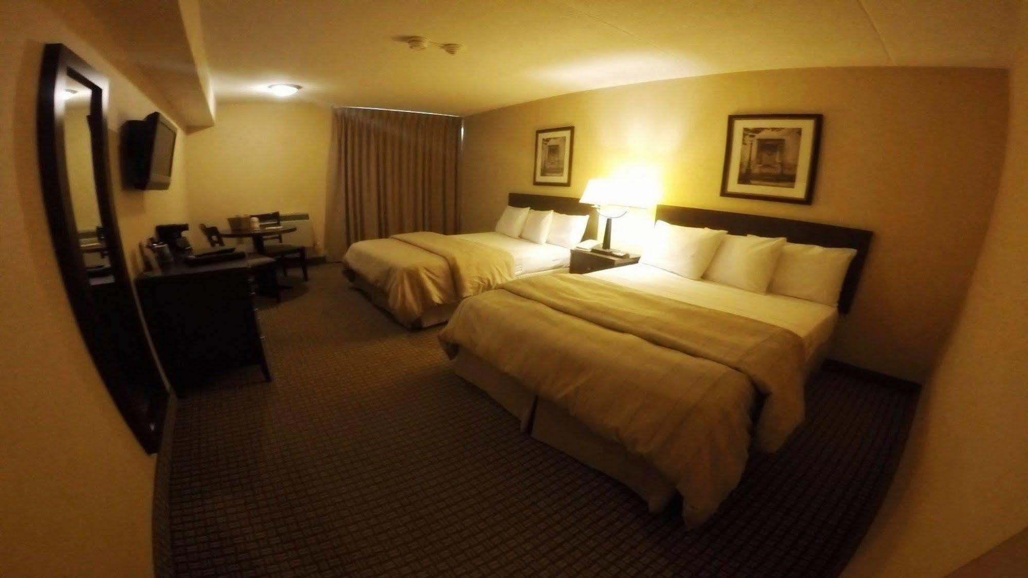 Days Inn By Wyndham Niagara Falls Lundys Lane Dış mekan fotoğraf