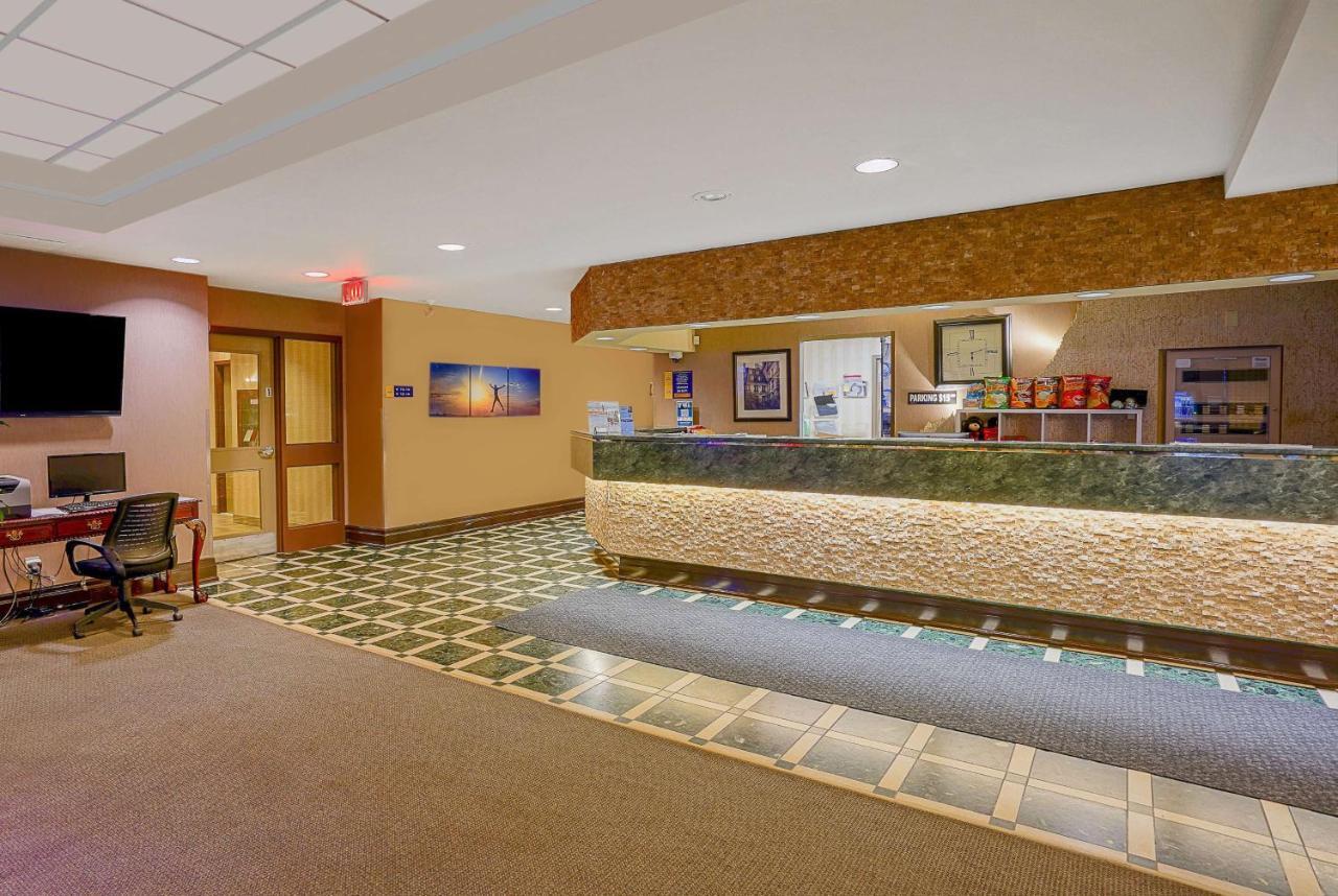 Days Inn By Wyndham Niagara Falls Lundys Lane Dış mekan fotoğraf